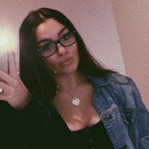 Meet your Posher, Liya